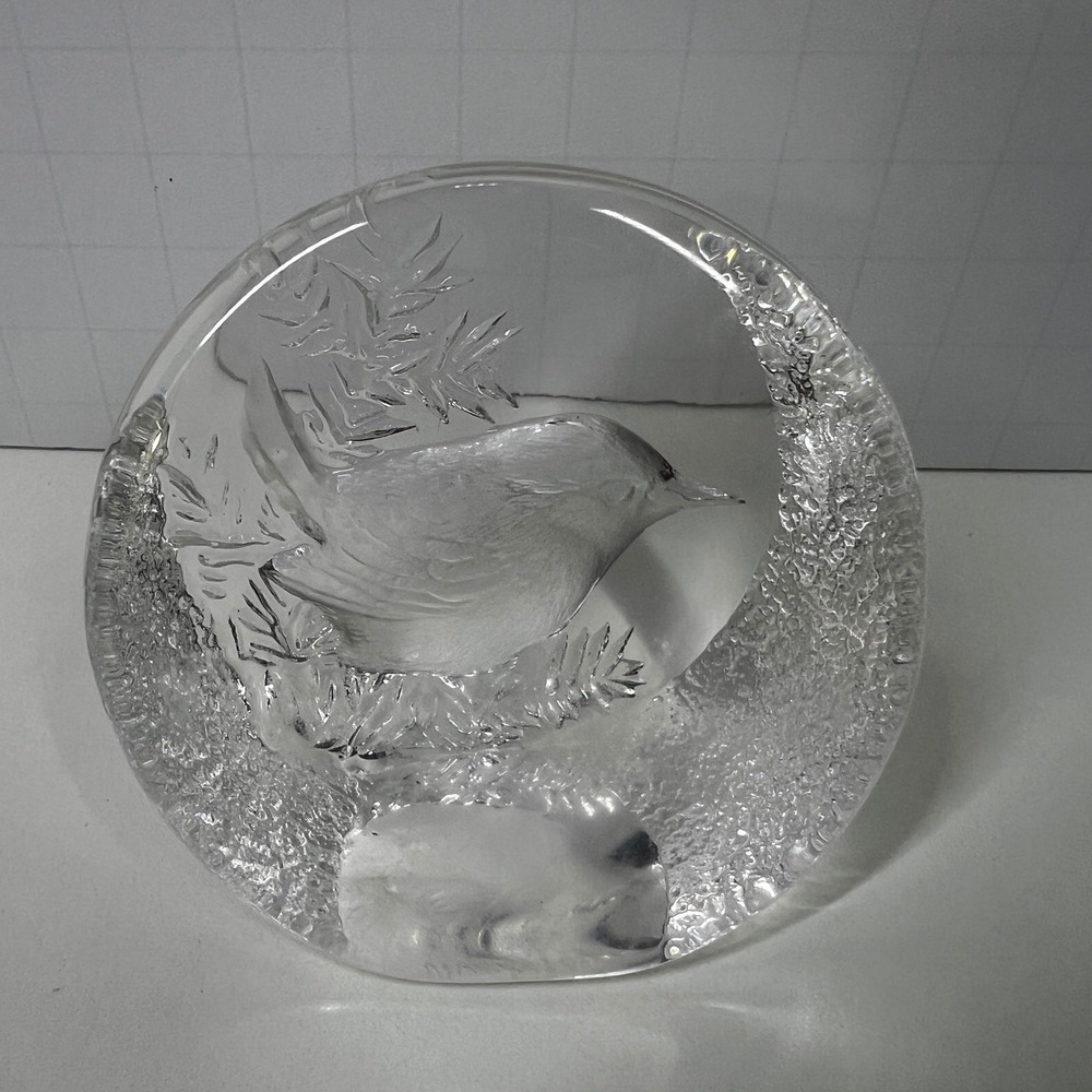 Mats Jonasson Maleras Swedish Crystal Bird Paperweight Etched Glass Sculpture